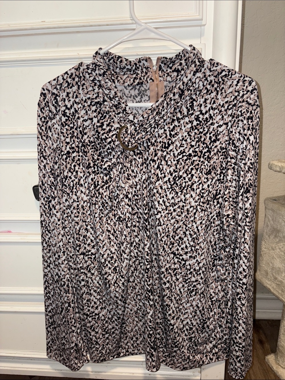 Liz Claiborne Pink and Black Printed Long-Sleeve Blouse with Ring Detail